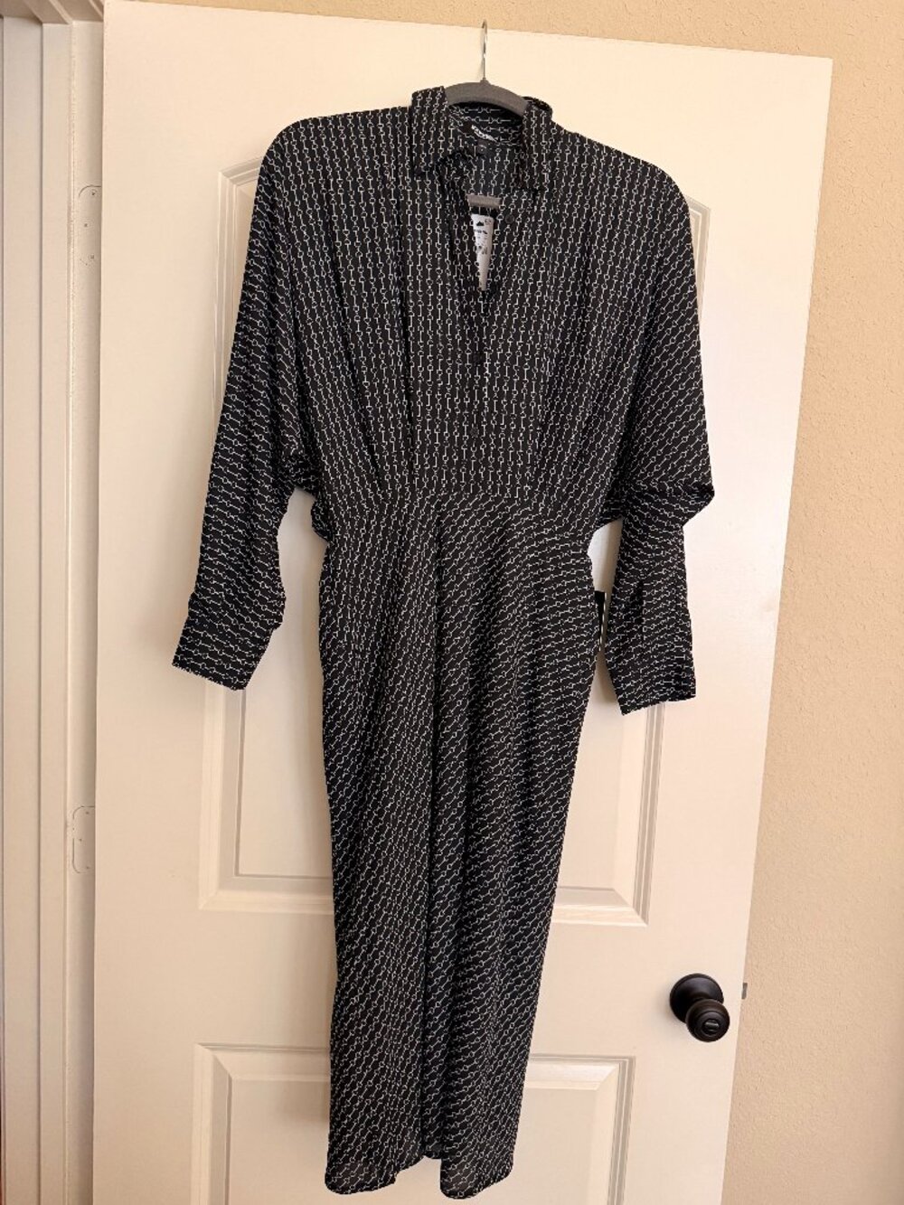 Express Dress - Picture 2 of 3